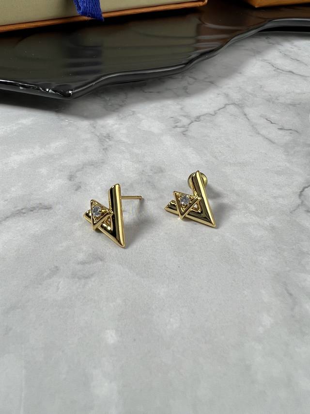 Lv Earrings Ddd