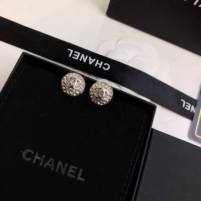 Chanel mini earrings, best-selling style, highest quality replica on the market!