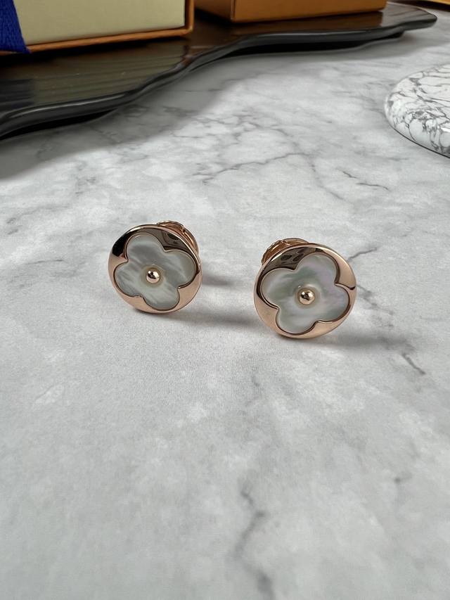 Lv Earrings Ddd