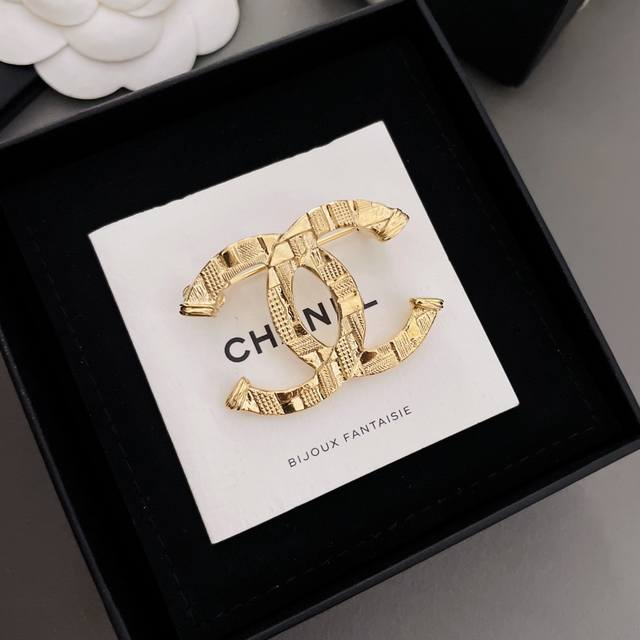 High-quality details as shown in the picture, woven texture brooch Z 4000, the l