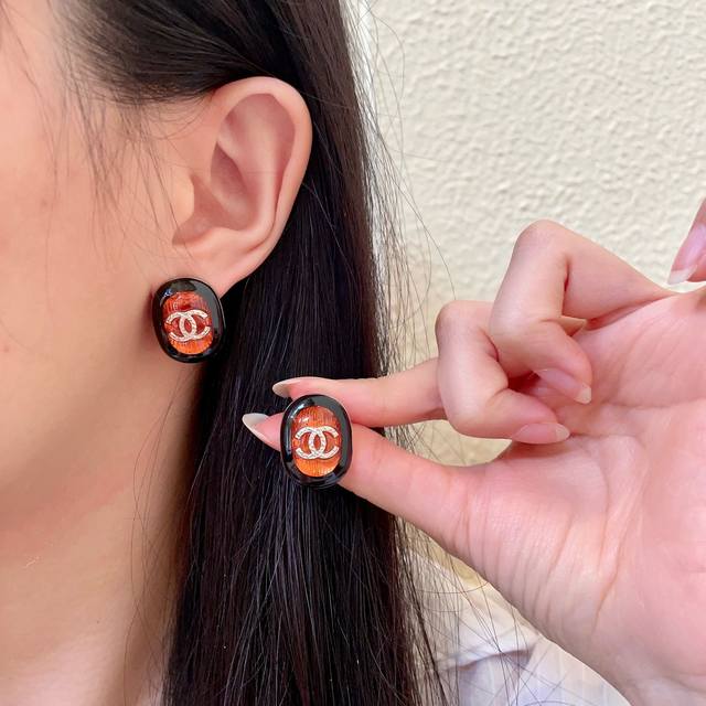 Chanel oval double C stud earrings Ddd
