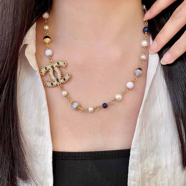 Chanel pearl double C necklace, same style as in boutiques (Ddd)