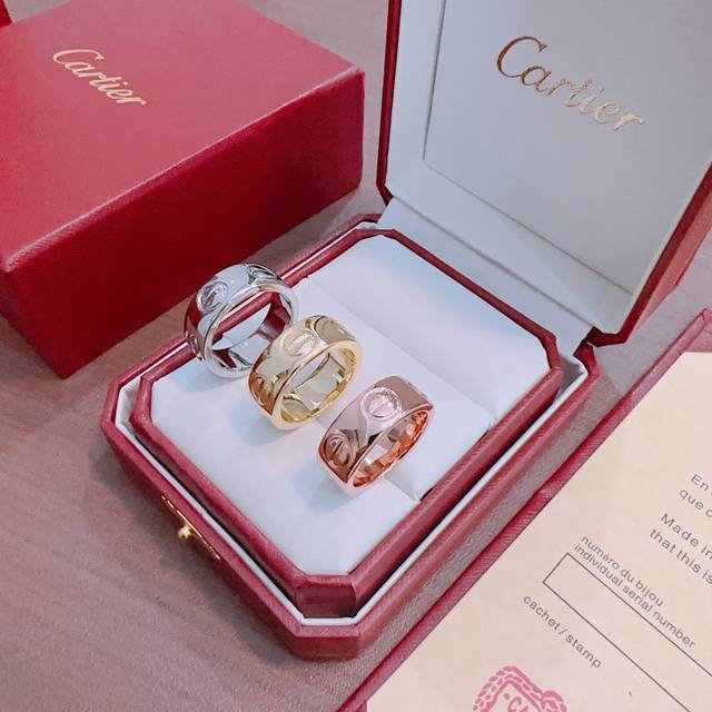 New Cartier diamond ring in V gold, perfect condition, impeccable details, and a