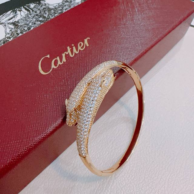 Cartier bracelet/bangle in V gold, perfect condition, impeccable details, the un