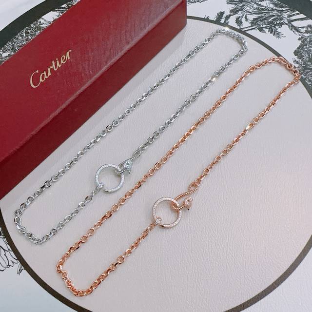New Cartier necklace with diamonds, V gold series, perfect condition, unparallel