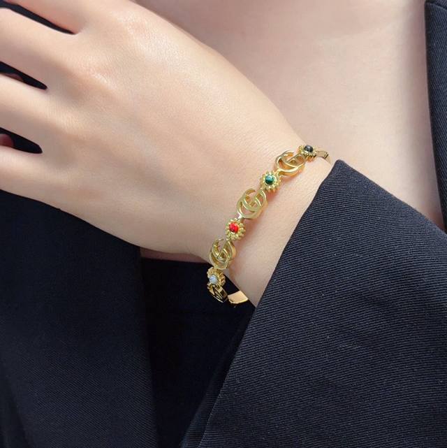 New Gucci double G bracelet, super-bling and exquisitely crafted, with perfectly