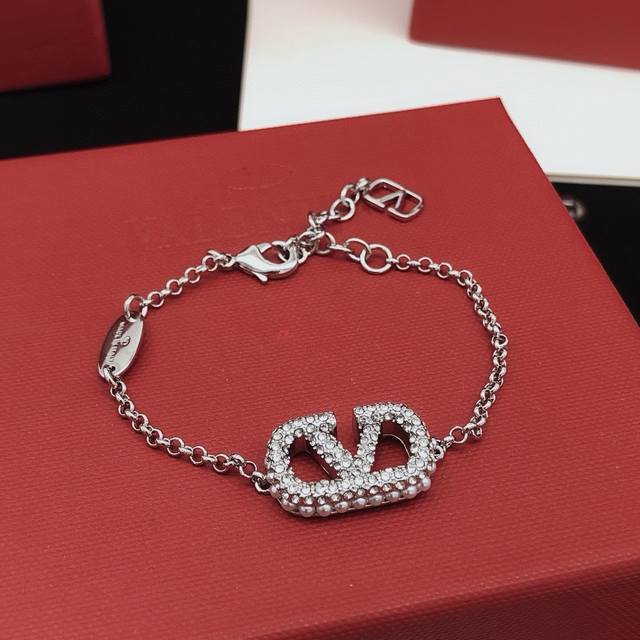 Item No. Vsl0029 Valenti*O latest silver bracelet, identical to Zp, made of bras