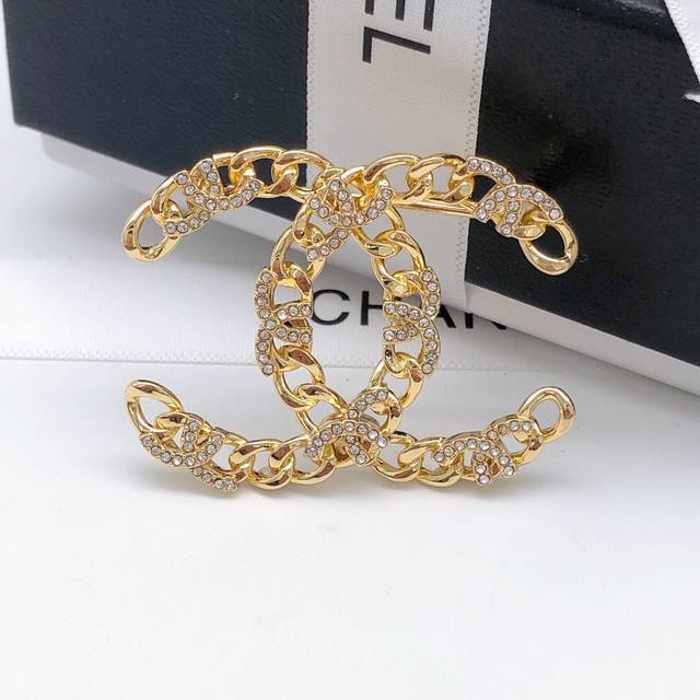 Item No. Xxz0208 New hollowed-out brooch, exquisite craftsmanship, I love it bey
