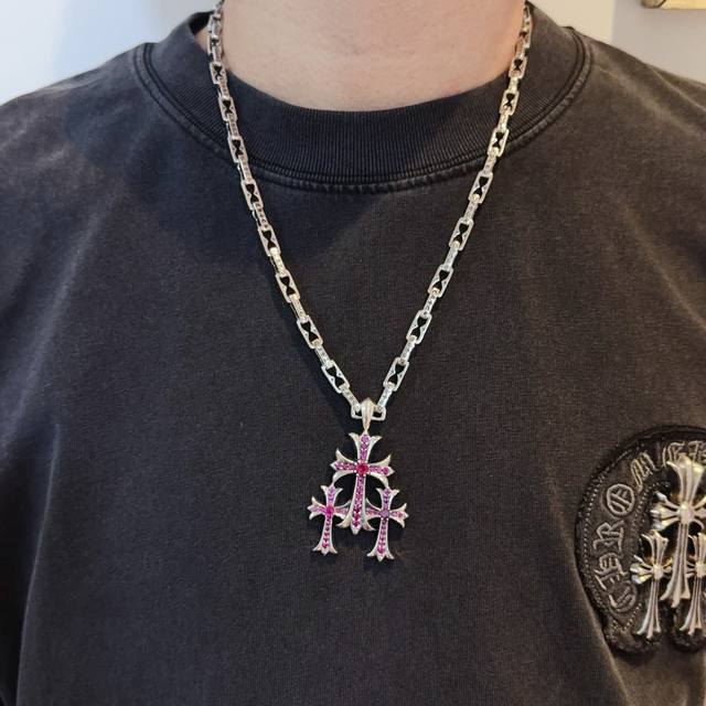 New boutique quality Chrome Hearts classic retro necklace with pink diamond cros