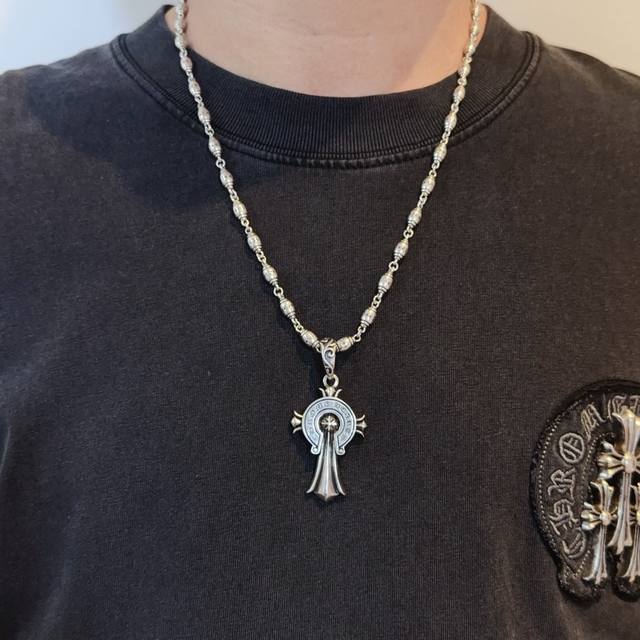 New boutique quality Chrome Hearts classic retro skull necklace with horseshoe p