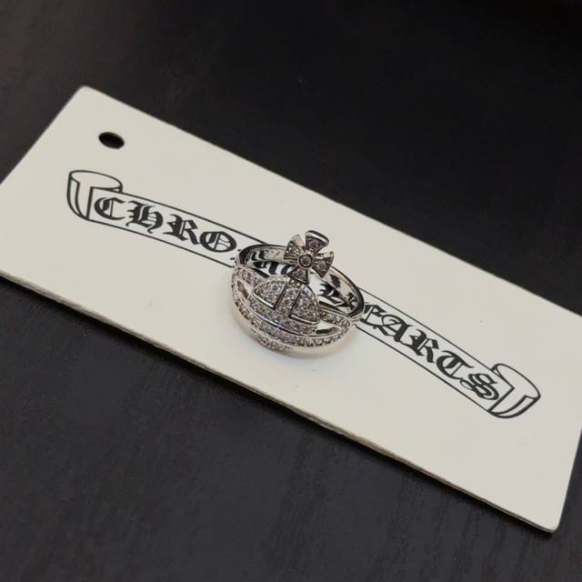 This is a high-quality Chrome Hearts classic retro cross ring with embossed desi