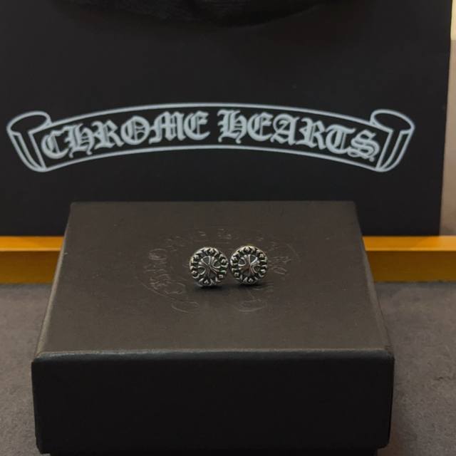 New boutique quality Chrome Hearts classic retro cross earrings. The embossed de