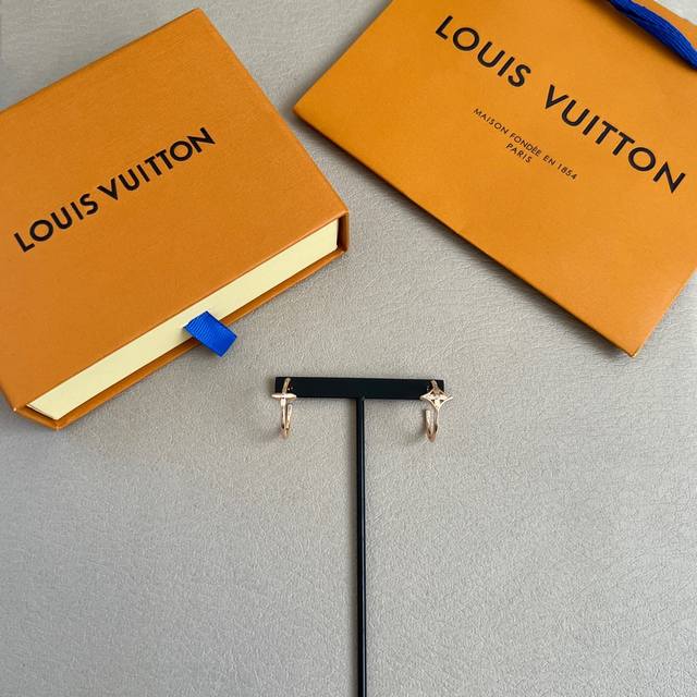 LV earrings, original craftsmanship, first-hand item! Every detail rivals the au