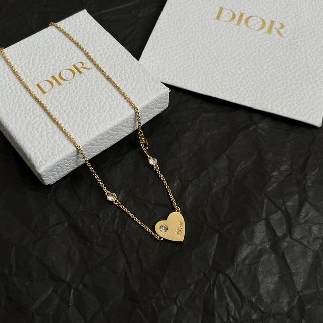 Dior vintage necklace, identical to the original, made of brass, sweet and elega
