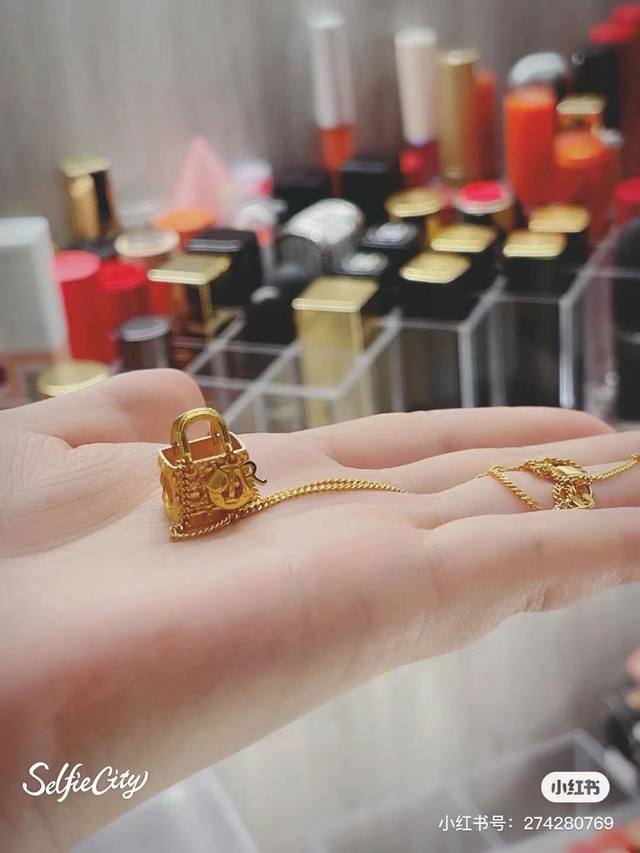 Dior vintage necklace, identical to the original, made of brass, sweet and elega