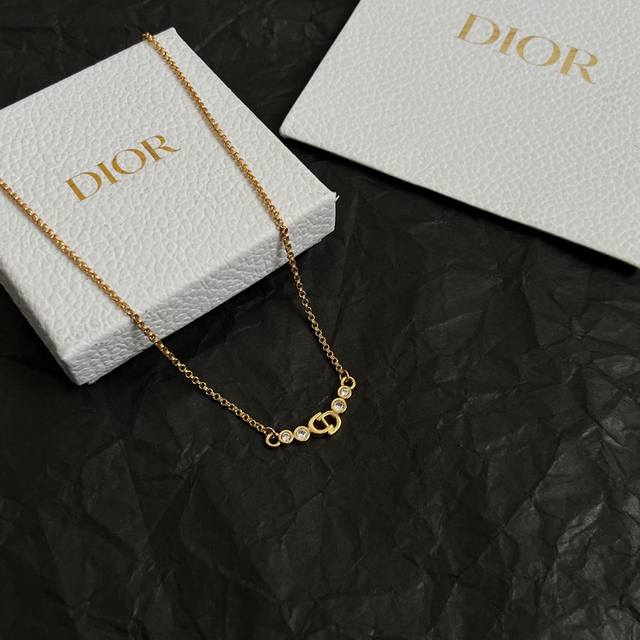 Dior vintage necklace, identical to the original, made of brass, sweet and elega