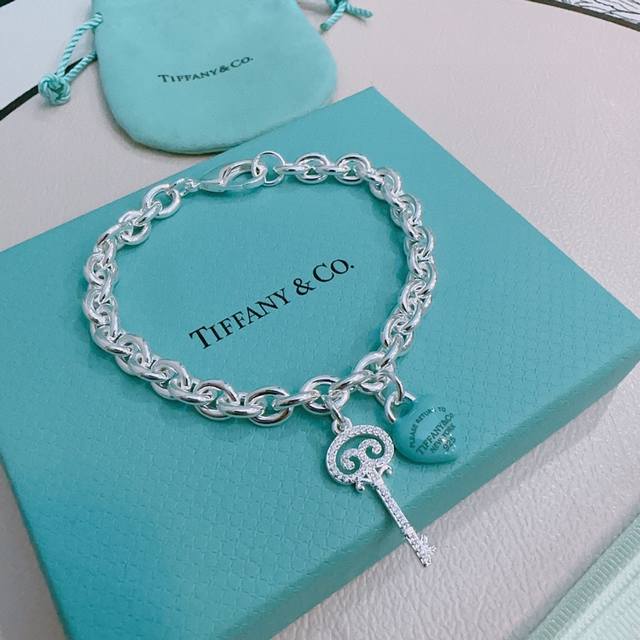 Tiffany & Co. Bracelet, exquisite silver version, celebrity style, vintage distr