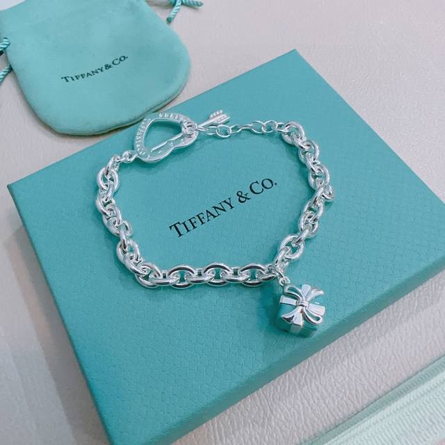 Tiffany & Co. Bracelet, exquisite silver version, celebrity style, retro distres