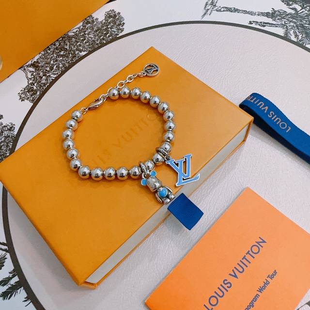 High-quality Louis Vuitton (LV) bracelet, original single item, new model, retro
