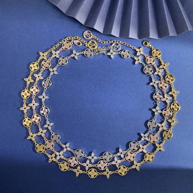 Louis Vuitton Fashion High-End Monogram Pattern Round Four-Leaf Clover Necklace