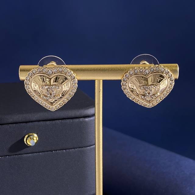 Chanel Stud Earrings (Ddd) - New Fashionable Luxury Style, Diamond-Studded, Doub