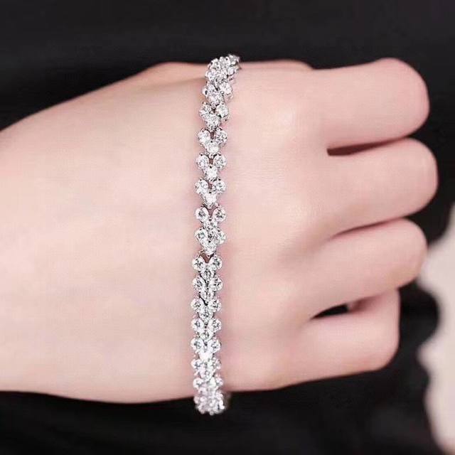 Swarovski Full Diamond Roman Bracelet (Ddd) This bracelet features a pav