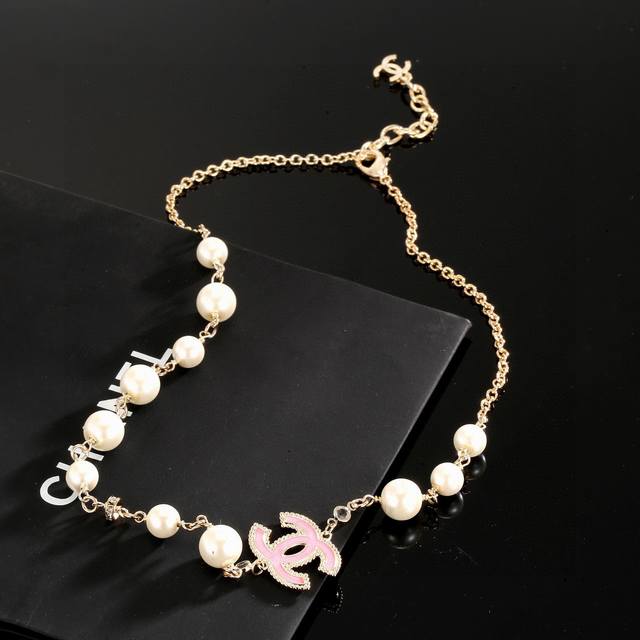 Chanel double C pearl necklace, a 1:1 replica of a high-quality purchasing. Abso