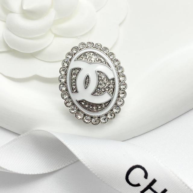 Code A736 Chanel Brooch Hot Selling New Arrival Chanel 25 Silver Full Diamond Ov