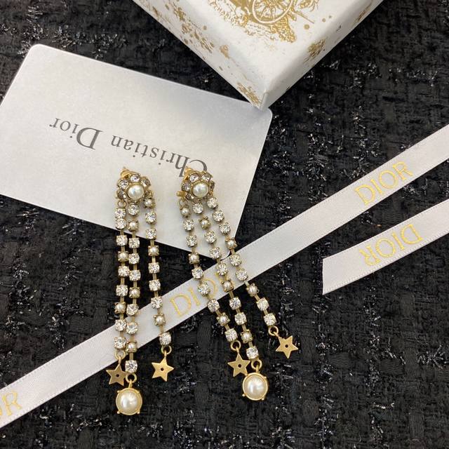 Code Ge110 Dior classic stud earrings, a hot-selling new arrival, same as the of