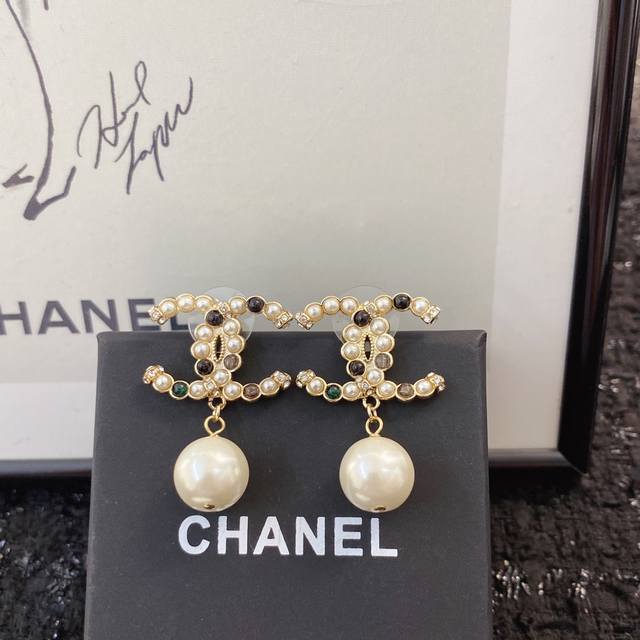 Code Ge205 Chanel 18Ss New Stud Earrings Classic logo stud earrings are released