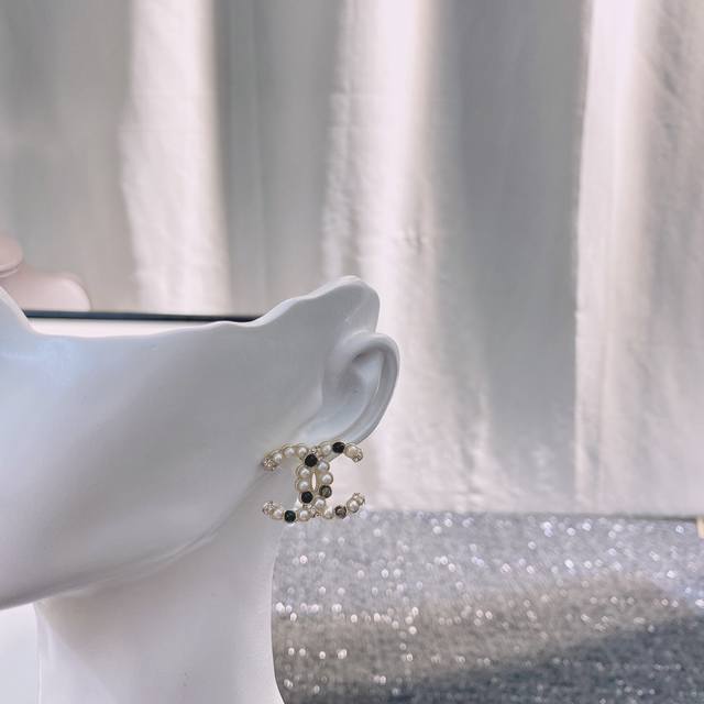 Code Ge207 Chanel 18Ss New Stud Earrings Classic logo stud earrings are released