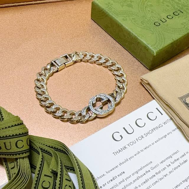 Newly released 2025 Gucci bracelet, a classic and exquisite design. The style an