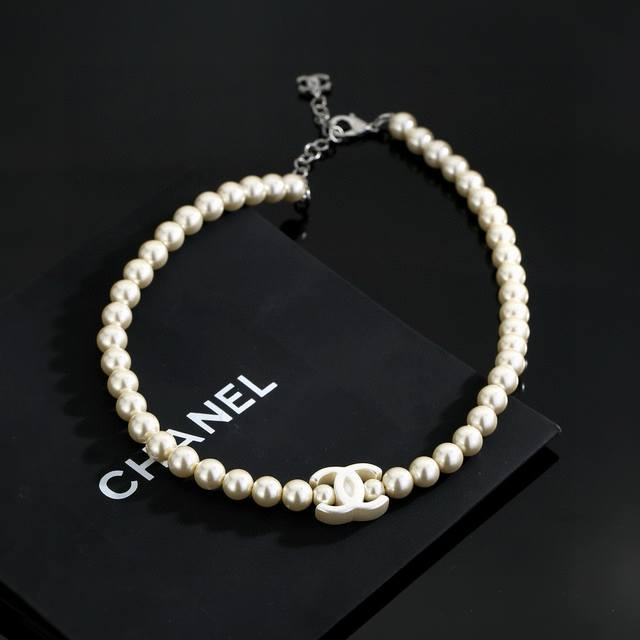 New Chanel Pearl Necklace/Collarbone Chain. Exquisitely crafted and incredibly b