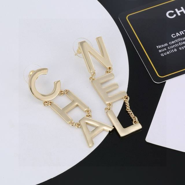 Chanel Classic Logo Earrings, Exquisite Stud Earrings, High-End Custom Stud Silv