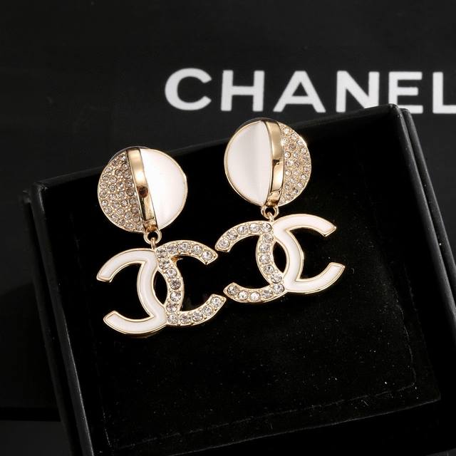 Exactly the original Chanel earrings, a high-end custom-made original brass piec