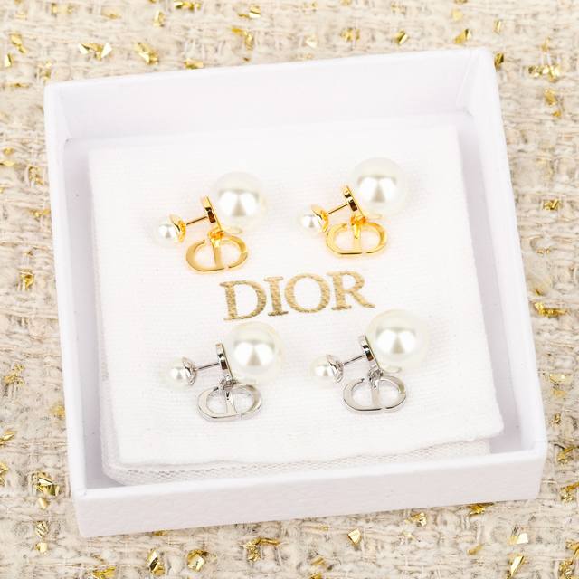 High-quality details as shown in the gold and silver colors! It feels like the c