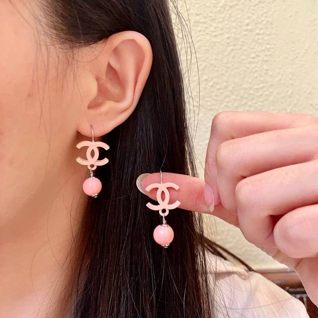 Chanel Double C Earrings in Three Colors (Ddd)