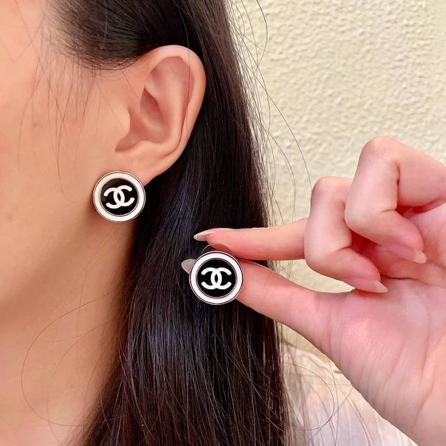 Chanel Classic Double C Earrings Ddd