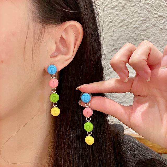 Dior candy-colored letter earrings Ddd