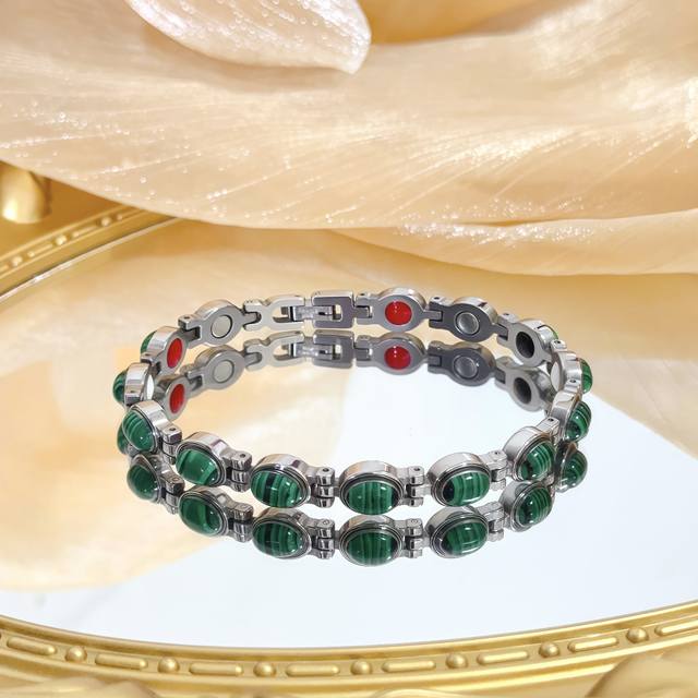 Piaget bracelet, a high-end custom version featuring diamond setting and V-gold