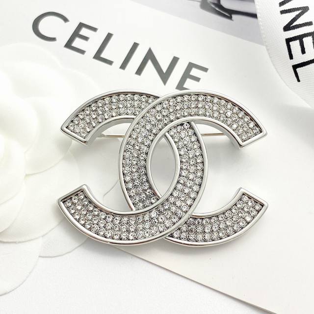 Code A730 Chanel Brooch Hot Selling New Arrival Chanel 25 Full Diamond Sparkling