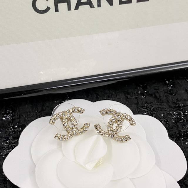 Code E232 Chanel-style earrings, a hot-selling new arrival! Exclusive high-end q