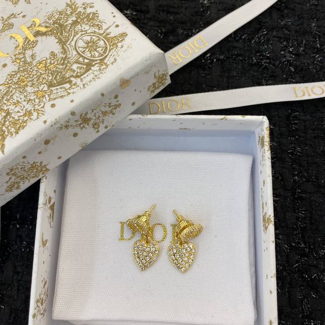 Code E275 earrings, a hot-selling new arrival, exclusively from boutiques, high-