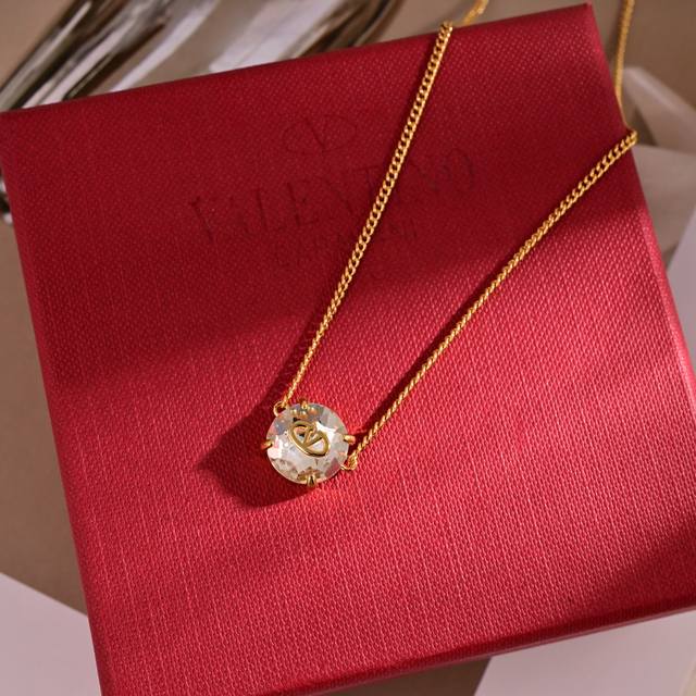 Valentino Necklace - A hot new arrival that's sweeping the internet! Simple, ele