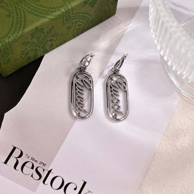 Gucci earrings, a stylish accessory. A good design isn't enough; the details are