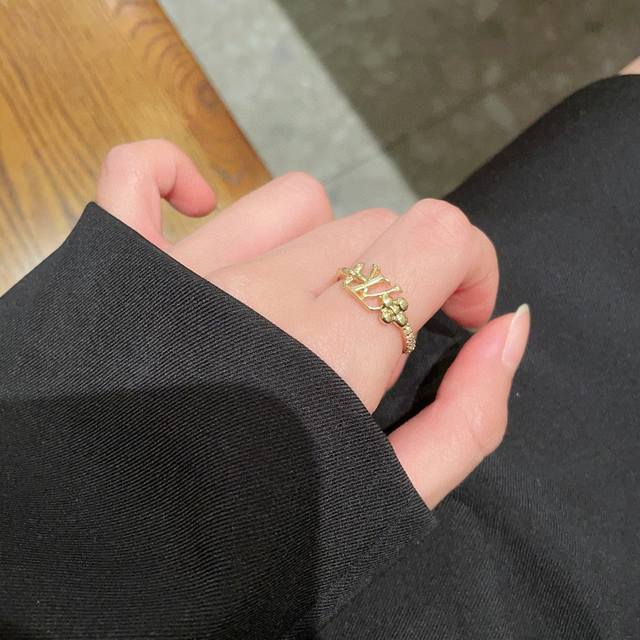 New luxury Louis Vuitton monogram letter ring, absolutely gorgeous! Don't hesita