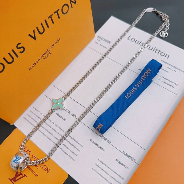 Louis Vuitton LV necklace, original single item, new model, retro trendy fashion