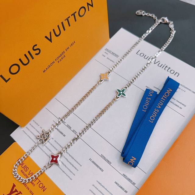 Louis Vuitton LV necklace, original single item, new model, retro trendy fashion