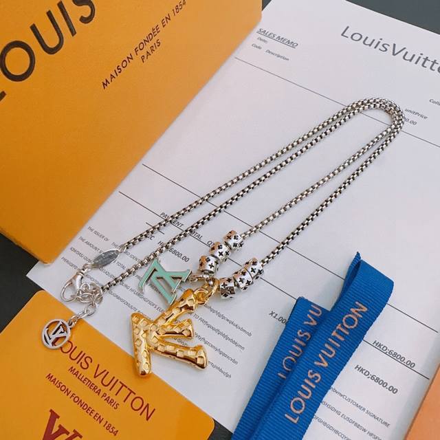 Louis Vuitton (LV) necklace, original single item, new model, retro trendy fashi