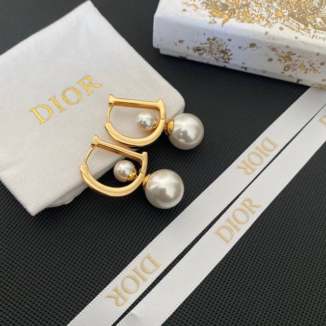 Hot Selling Dior 2025 Alphabet Beaded Earrings - Same Material as Dior's popular